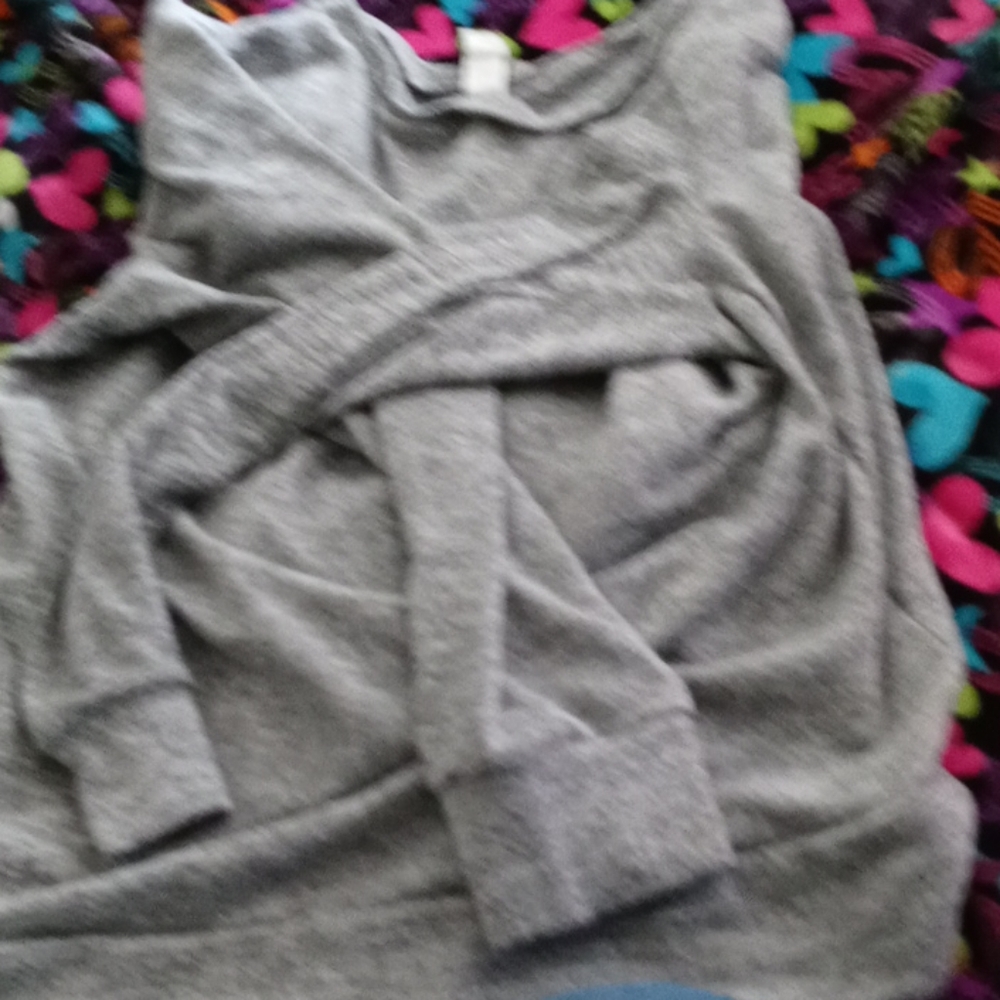 Grey sweatshirt